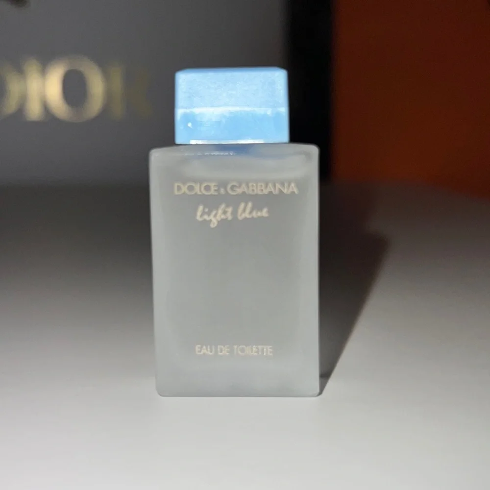 NEW DOLCE & GABBANA LIGHT BLUE Fragrance Mini Sample - Picture 1 of 3